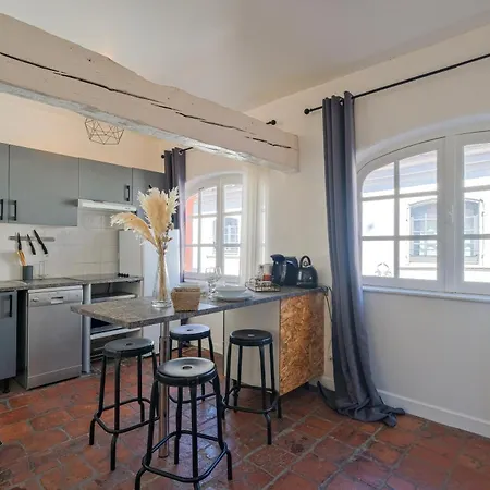 Numero 6 - Place Nationale - Wifi Et Fibre Apartment Montauban